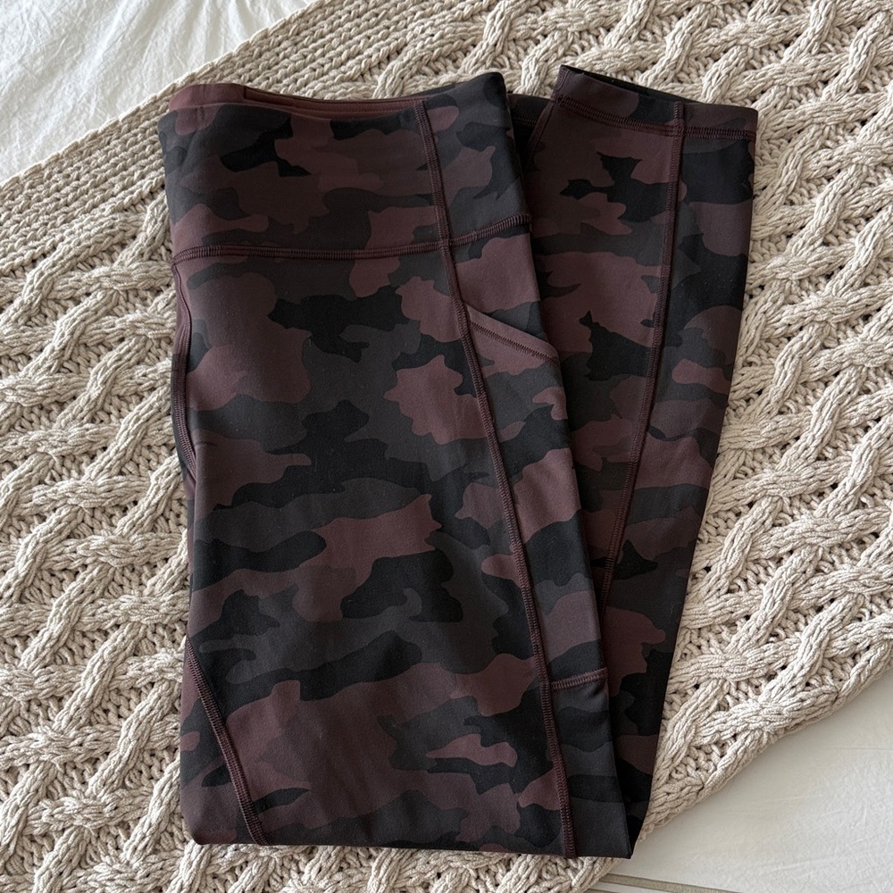 Lululemon Invigorate HR 25 inch Tight Camo Pattern Size 12